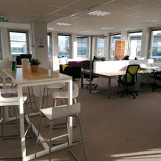 Open Space  50 postes Coworking Rue de Mantes Colombes 92700 - photo 2